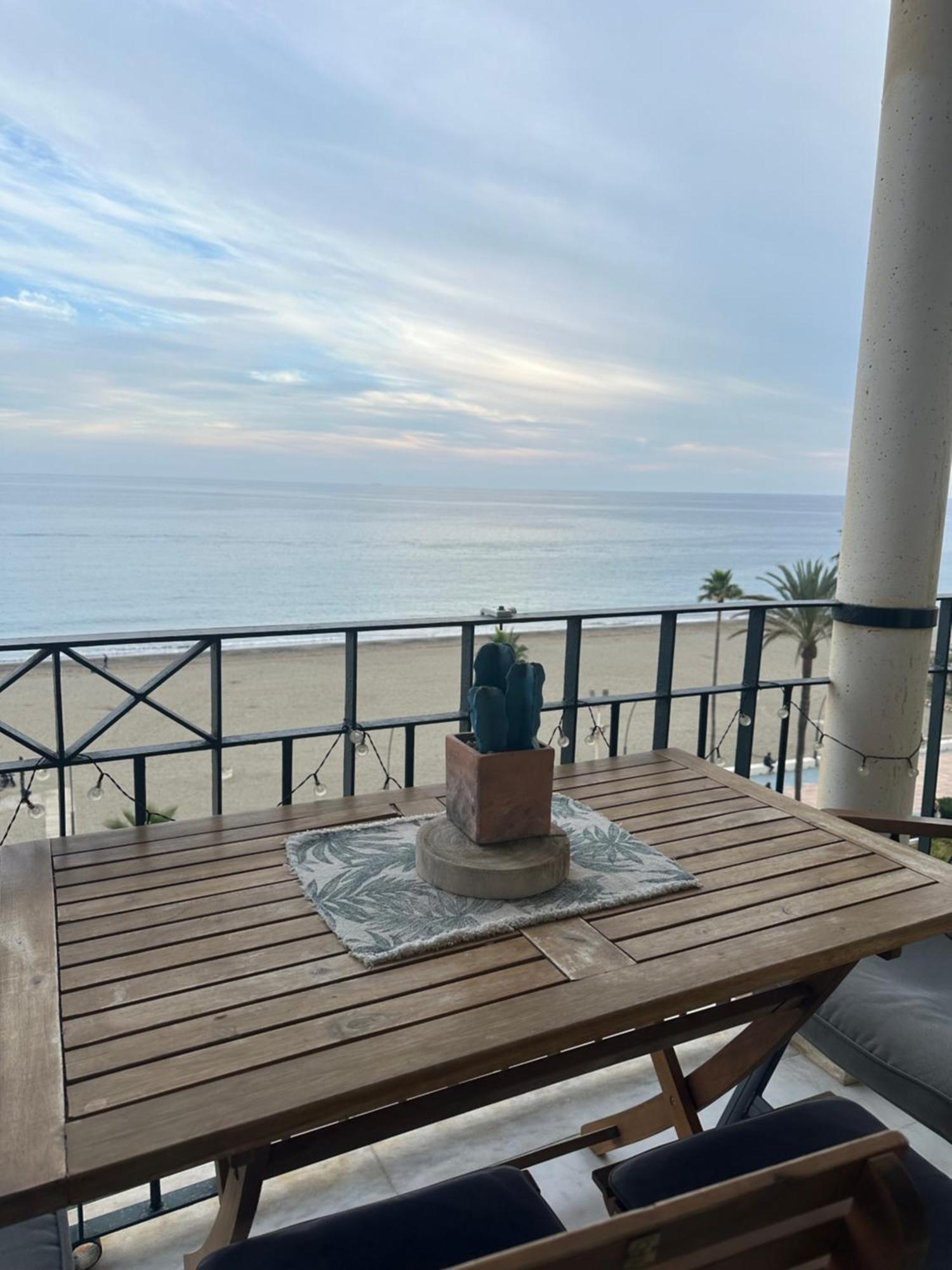 Pepe Beach Vista al Mar Apartment Estepona Exterior foto